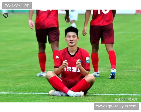 球员在赛后接受采访分享比赛心得与体会，球队采访